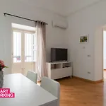 Lungarini Apartment By Wonderful Italy